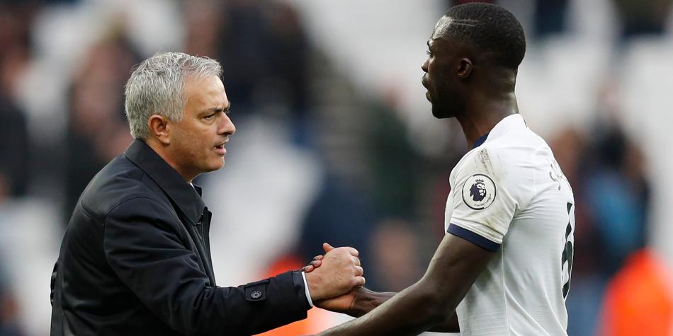 Mourinho y Dávinson Sánchez